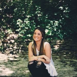 Meet your Posher, Alyssa